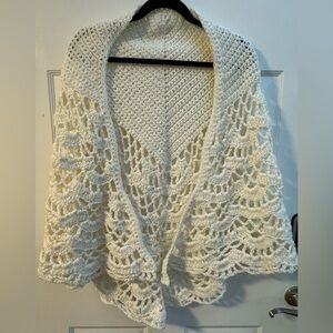 70’s Handmade Elegant Cream Crocheted Shawl Poncho Pashmina Coverup VTG Granny